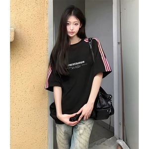 抖音得物品质二开240克宽松纯棉美式潮牌印花三条杠中性风短袖T恤图片