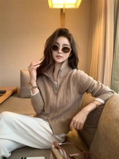 2025年秋季时尚百搭通勤简约休闲绞花立领拉链开衫，女装针织衫/毛衣，米咔羊绒