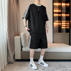 黑色