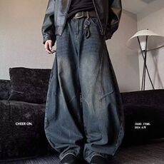 深蓝色