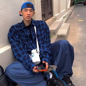 磨毛蓝色格子衬衫松弛感宽松大版复古简约小刺绣长袖薄外套图片