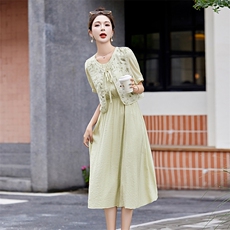 现货新款夏装2024年碎花连衣裙两件套，女装套装/套裙，采品优优