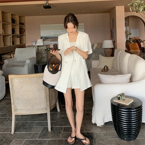 盐系轻熟穿搭格子背带裤女夏薄款2025年新款洋气减龄短裤图片