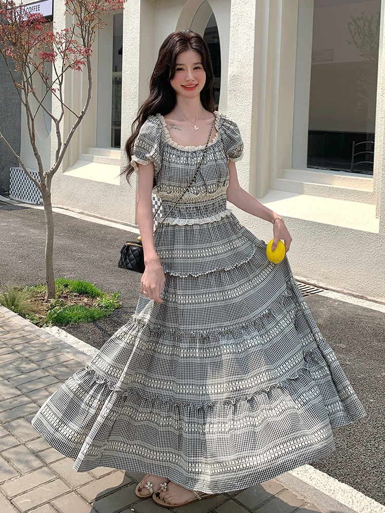 法式复古方领泡泡袖连衣裙女2025夏季高腰显瘦格纹长裙一字领裙子,女装连衣裙,浙宝285（原212）