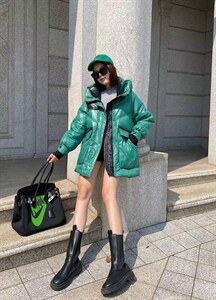 爱美欧 冬季现货 撞色羽绒服图片