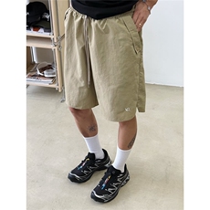 卡其色