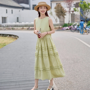 高端层次木耳边无袖蛋糕连衣裙2026夏季新款减龄修身显瘦背心裙子图片