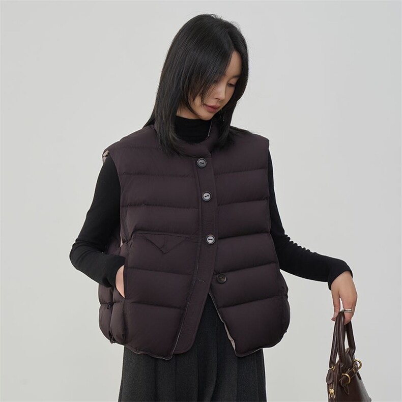 现货2025年新款冬季90白鸭绒马甲,女装马甲,阳光伊恋