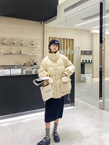 冬装羽绒服大量现货图片