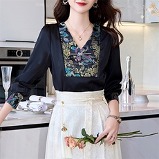 女2024春秋季新款年轻妈妈洋气高贵新中式日常马面裙女，女装衬衫，卡杰菲