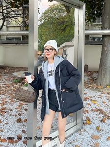 拼接羽绒服图片