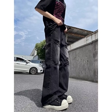 黑色
