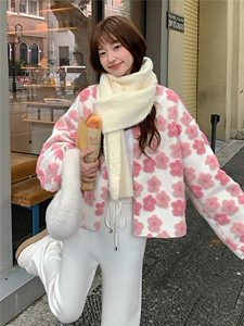 粉色羊羔毛立体花朵加厚保暖外套女冬时髦洋气上衣