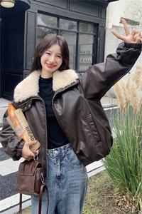 高级感气质羊羔毛领皮衣外套女2025冬季减龄韩系复古90白鸭绒外套图片