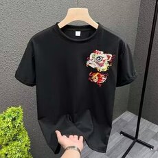 黑色