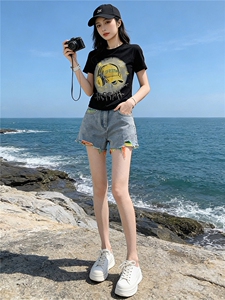 女夏季新款韩版运动休闲套装卡通印花圆领短袖宽松牛仔短裤两件套图片