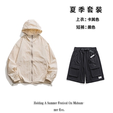 卡其衣黑裤