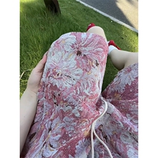 粉红色