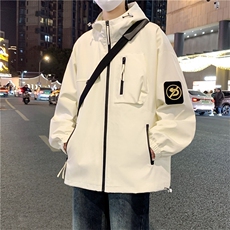 米白色