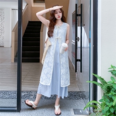 蓝色蕾丝勾花罩衫连衣裙女夏2025新款两件套小清新度假风流行超火，女装连衣裙，1D066-1