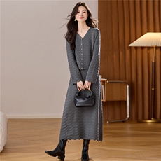 秋装2025年新款v领提花针织开衫长款及地高腰a字大摆半身裙两件套，女装羊毛衫，艾米