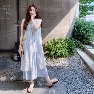 蓝色蕾丝勾花罩衫连衣裙女夏2025新款两件套小清新度假风流行超火图片