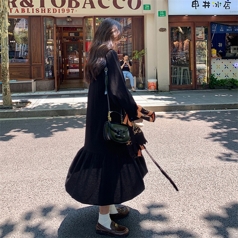 慵懒松弛感娃娃领黑色衬衫裙女春秋2025新款今年流行的直筒连衣裙,女装连衣裙,C位