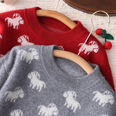 新款百搭四平加厚小马刺绣，童装儿童羊毛衫，联起羊绒