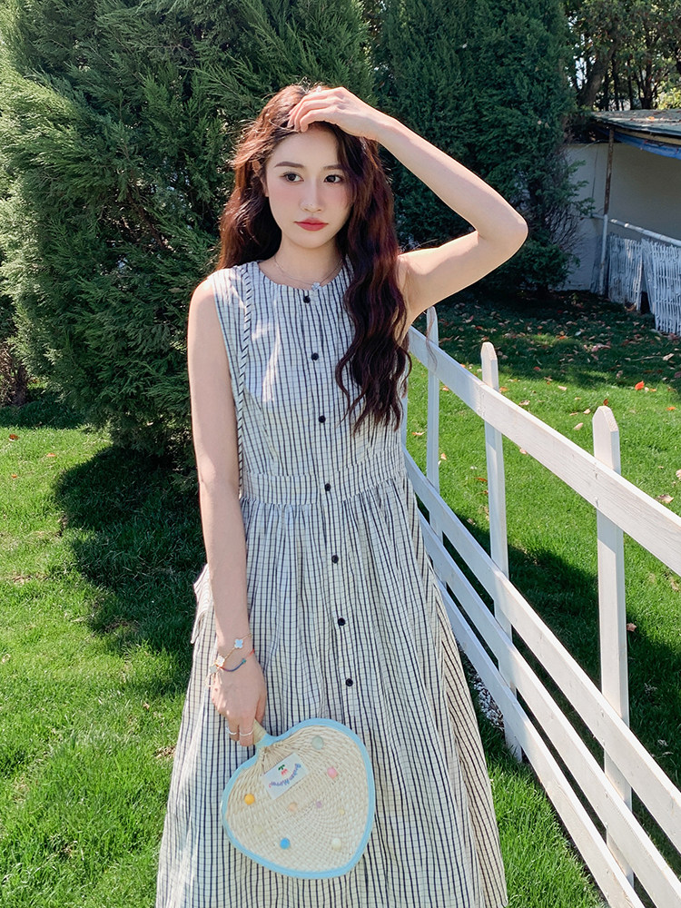简单大方竖条纹收腰显瘦无袖连衣裙女2025夏韩系洋气单排扣背心裙,女装连衣裙,欧米莱