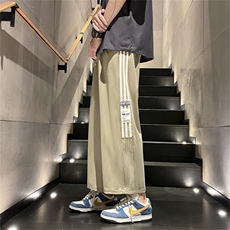 卡其色