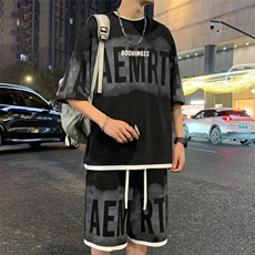 黑色