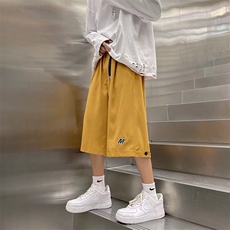 黄色