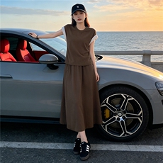 设计感时尚气质套装裙女夏新款圆领撞色拼接上衣开叉半身裙两件套，女装套装/套裙，江南