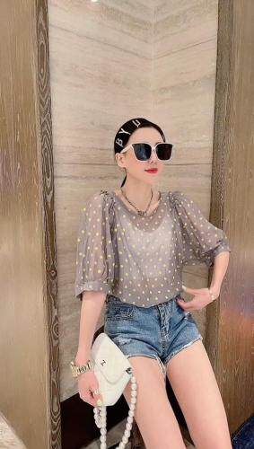 现货：夏季新款，后背排扣天丝面料小衫，女装，花之妖影