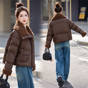 羽绒服女2026冬季新款时尚小个子短款气质今年流行曝款大翻领外套图片