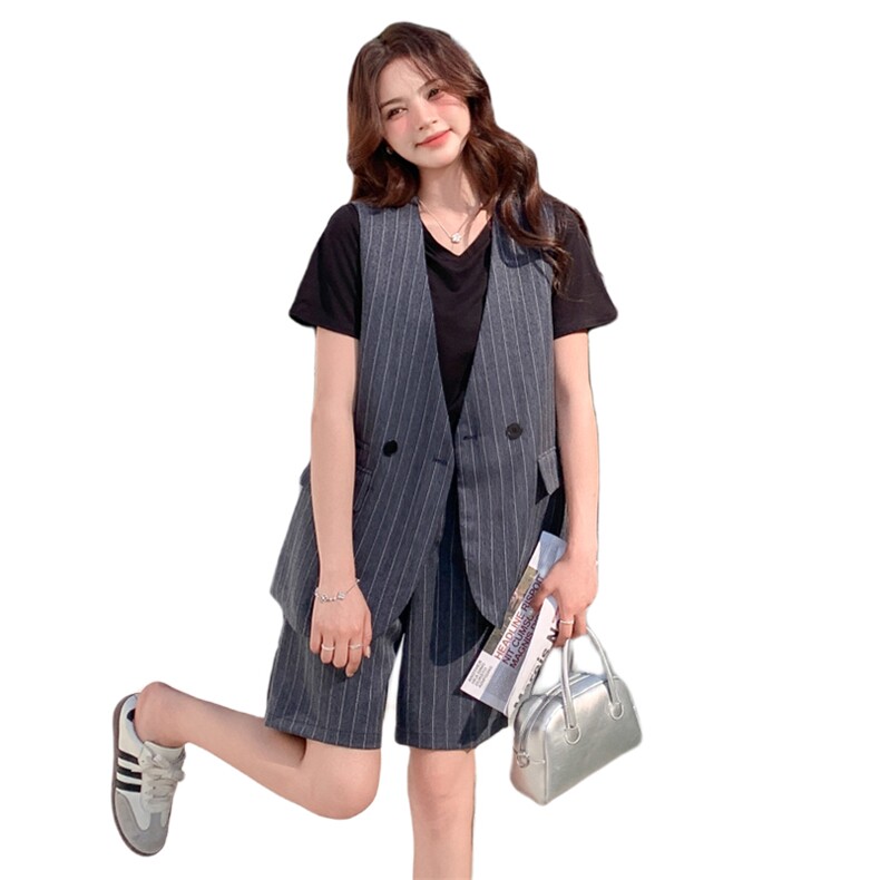 灰色竖条纹西装马甲短裤套装女2025夏新款盐系休闲短袖T恤两件套,女装套装/套裙,2C085