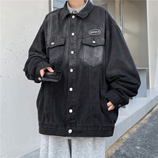 黑色