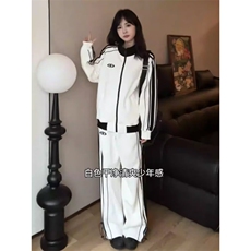 灰色