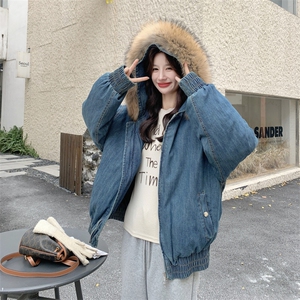 现货 复古气质连帽牛仔羽绒服女配狐狸毛可拆卸保暖外套中长款图片