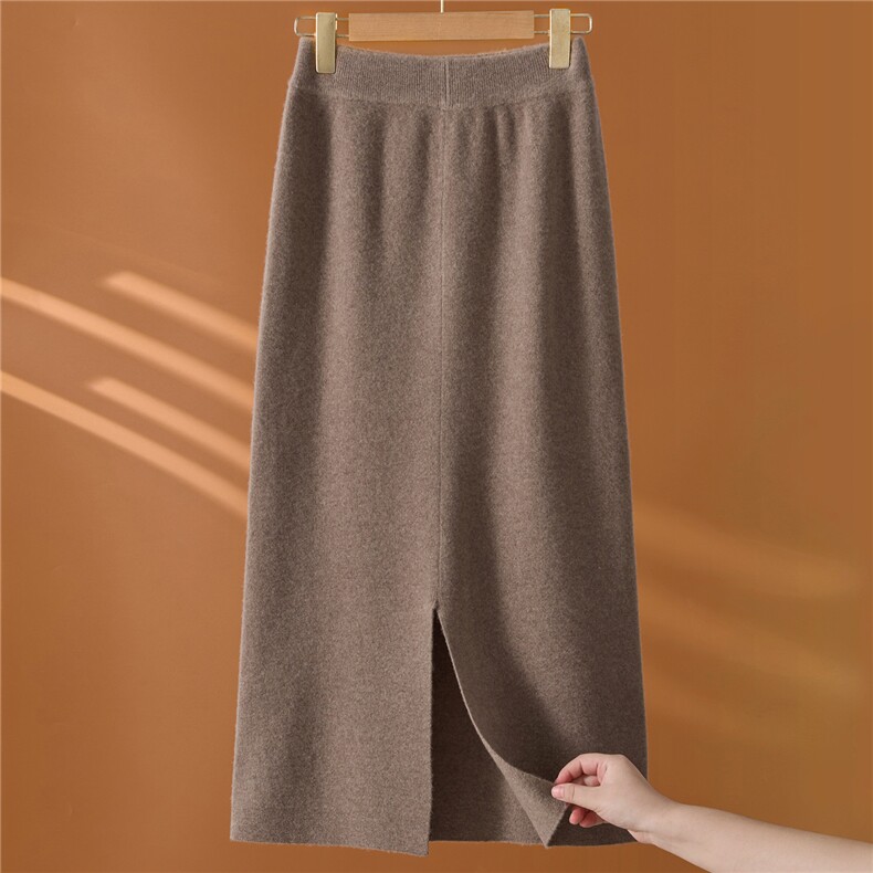 2025年秋季宽松时尚百搭提前就业休闲红开叉长裙，女装半身裙，西欧羊绒