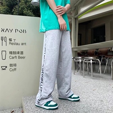 灰色