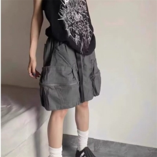 灰色