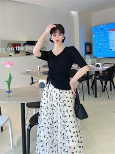 夏装新款冰丝上衣＋蝴蝶花纱裙套装图片