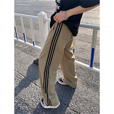 卡其色