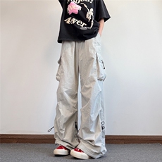 灰色