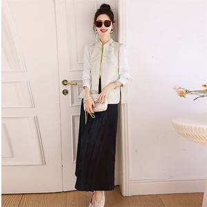 2024年秋季原创设计植物花卉亮丝钉珠纽扣单排扣马甲立领图片