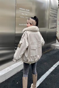 大狐狸毛领拉绒派克服图片