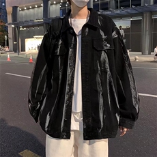 黑色