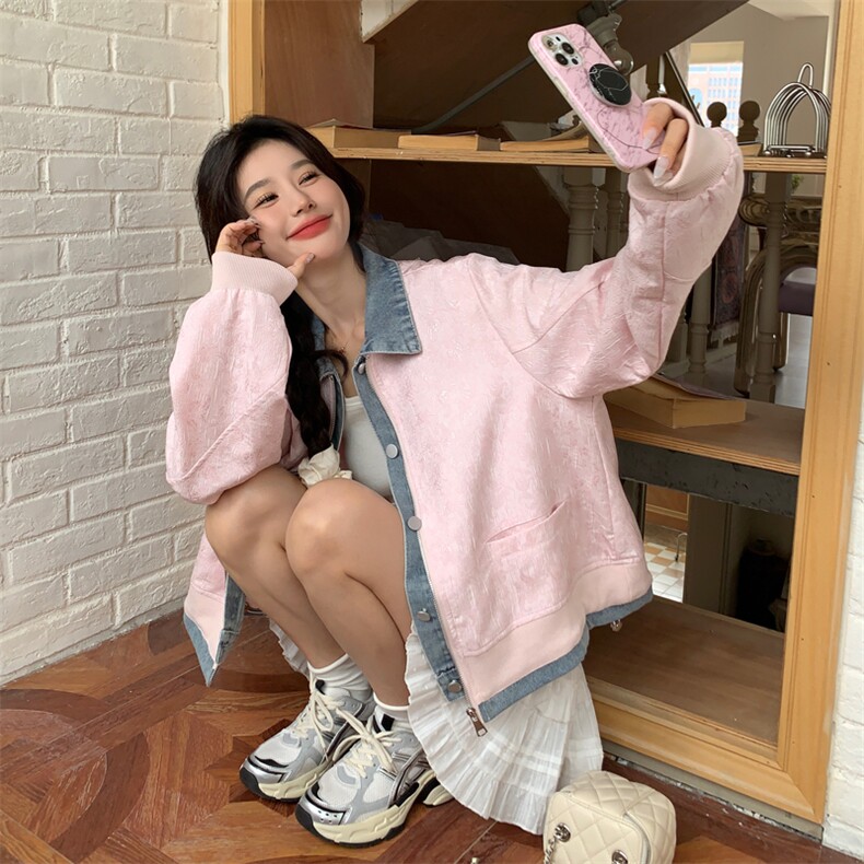独特超火好看粉色假两件外套女春2025小众短款牛仔拼接棒球服夹克，女装短外套，多米2-075