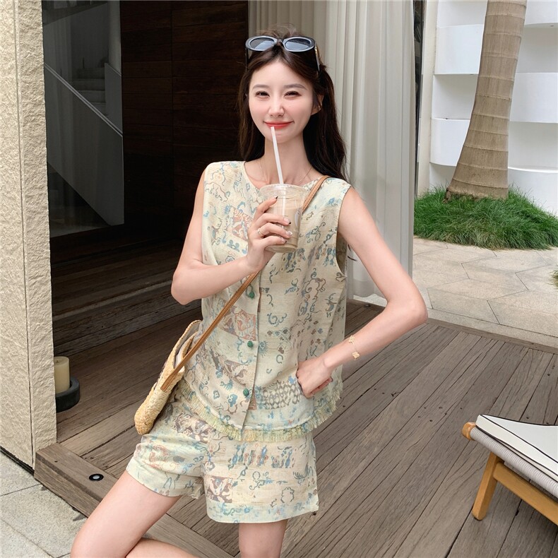 新中式国风碎花无袖马甲短裤套装女夏巨好看小众不撞款两件套通勤,女装套装/套裙,维壹